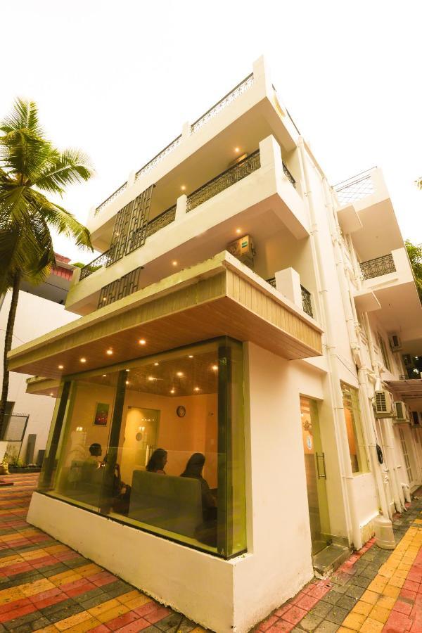 Coastal Pearl Hotel Miramar Panaji Buitenkant foto